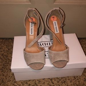 Steve Madden tan sandal.